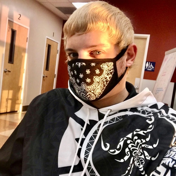 Meet your Posher, Cali - Picture 1 of 1